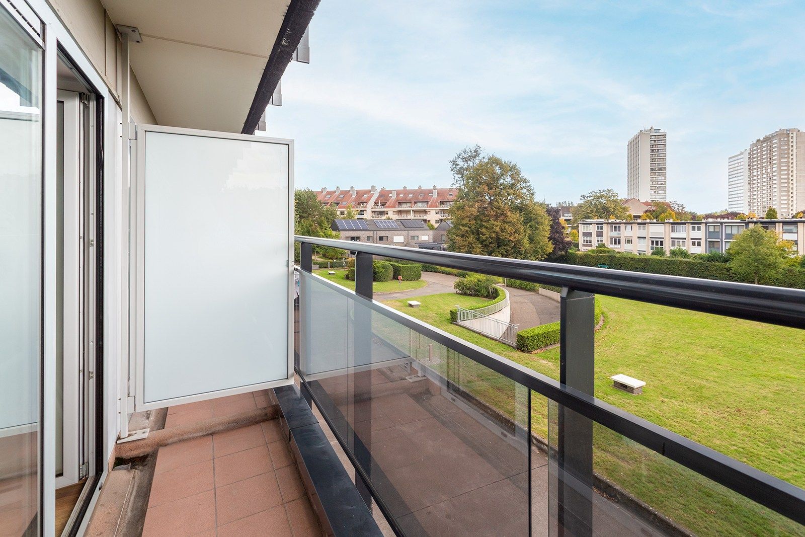 Ruim en lichtrijk appartement met 2 terrassen en garagebox foto 11