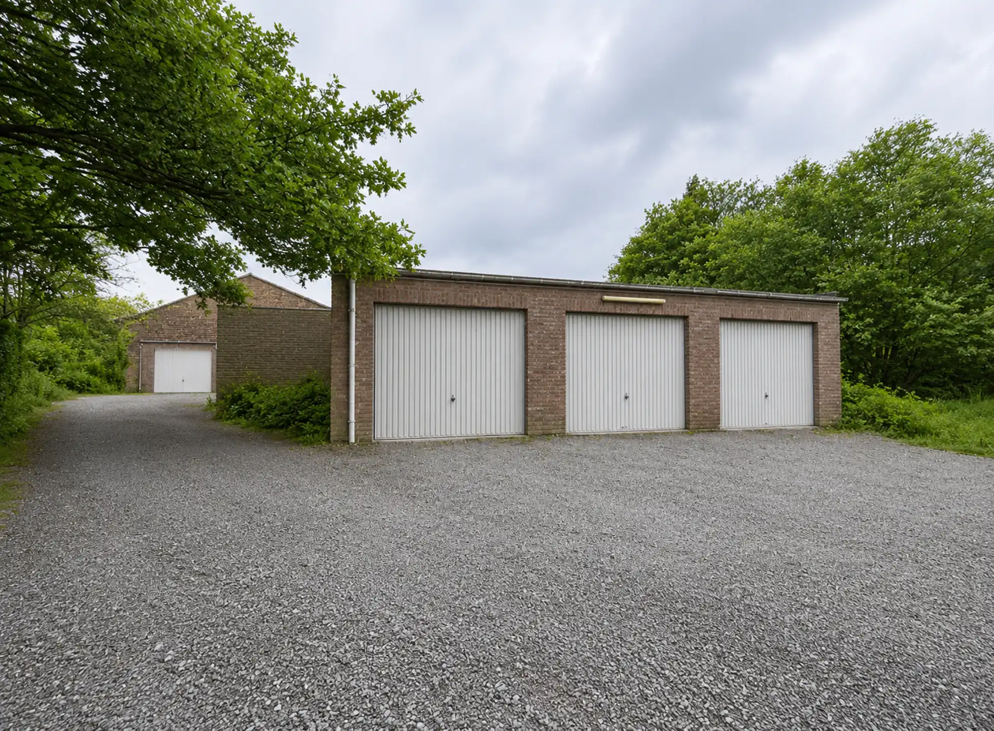 Garage te huur Pastoor Vendelmansstraat 35 - 1600 Sint-Pieters-Leeuw