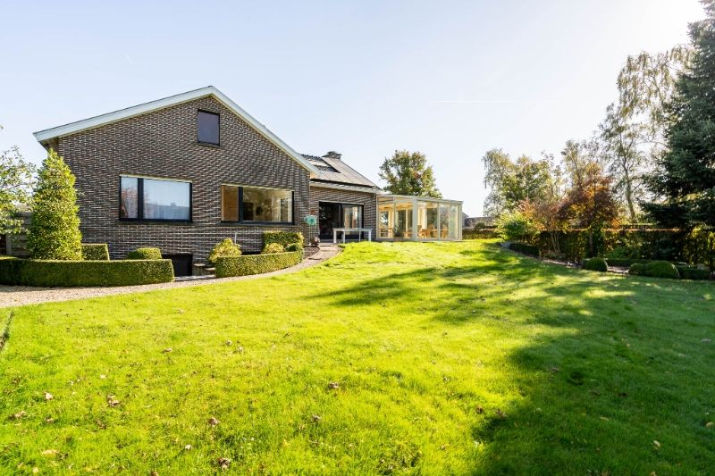 Exclusieve alleenstaande villa met zuidgerichte tuin en volledige onderkeldering! foto 30