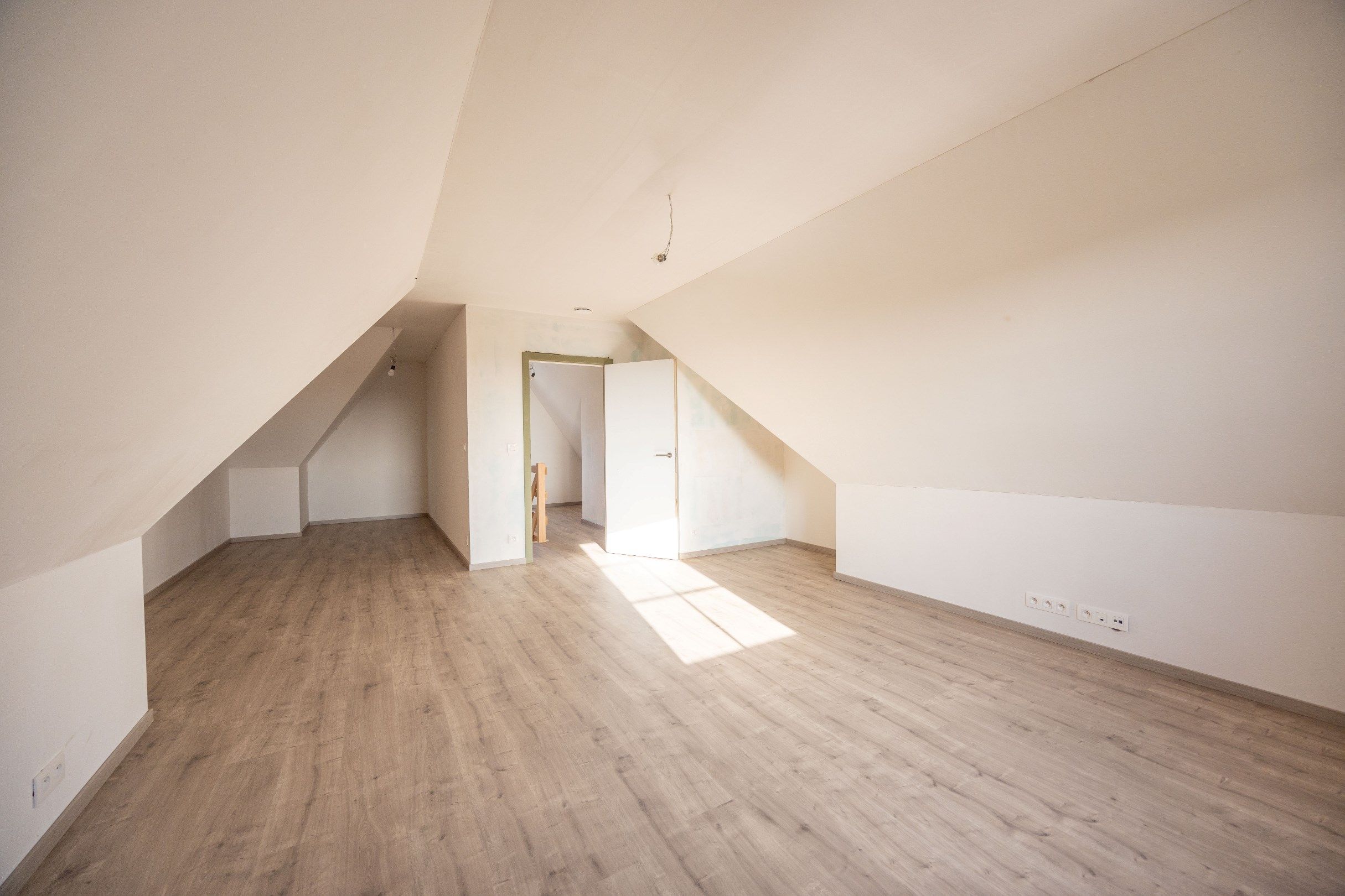 CHARMANTE NIEUWBOUWWONING foto 16