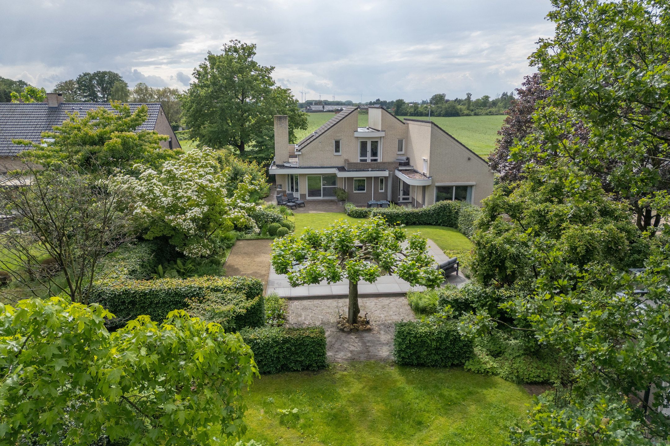 Unieke instapklare villa op 1500 m² te Oud-Turnhout foto 46
