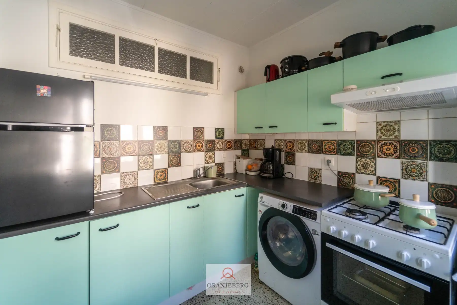 Gezellig 2 slaapkamer appartement nabij Gent-Sint-Pieters met terras en 2 kelderbergingen foto 14