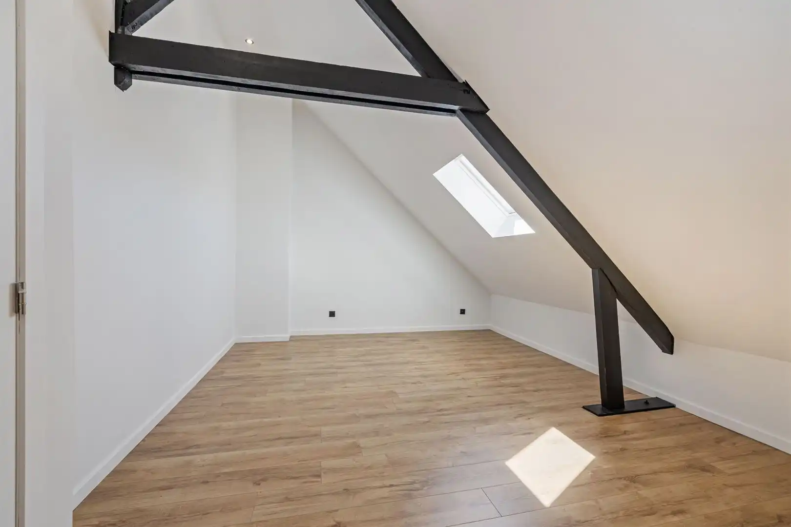 Totaal gerenoveerde en energiezuinige woning  foto 19