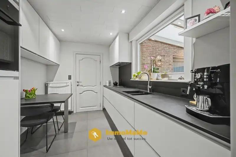 HALFOPEN BEBOUWING MET 3 SLAAPKAMERS EN RUSTGEVENDE TUIN TE KOOP IN WACHTEBEKE foto 8