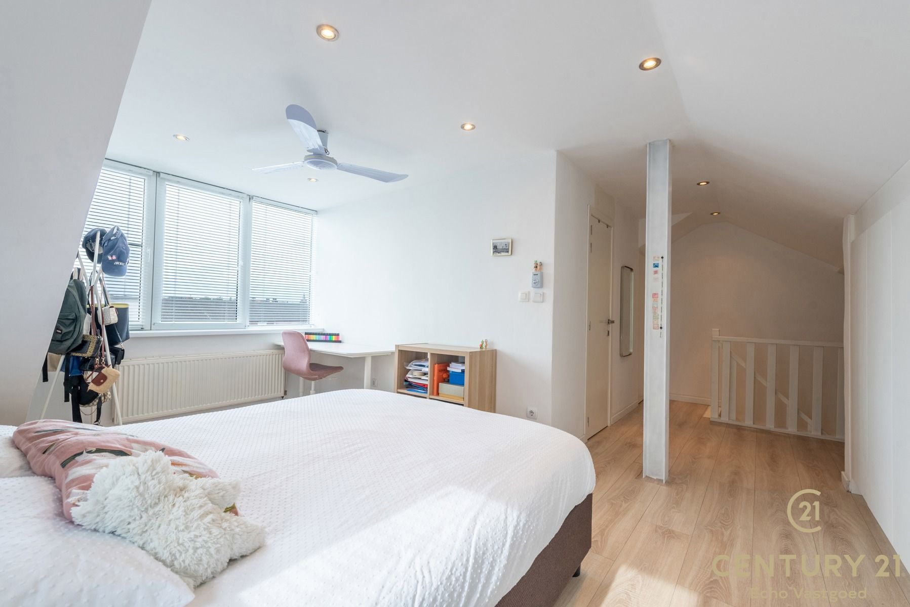 Ruime en Instapklare Hoekwoning met Tuin en Garage foto 17