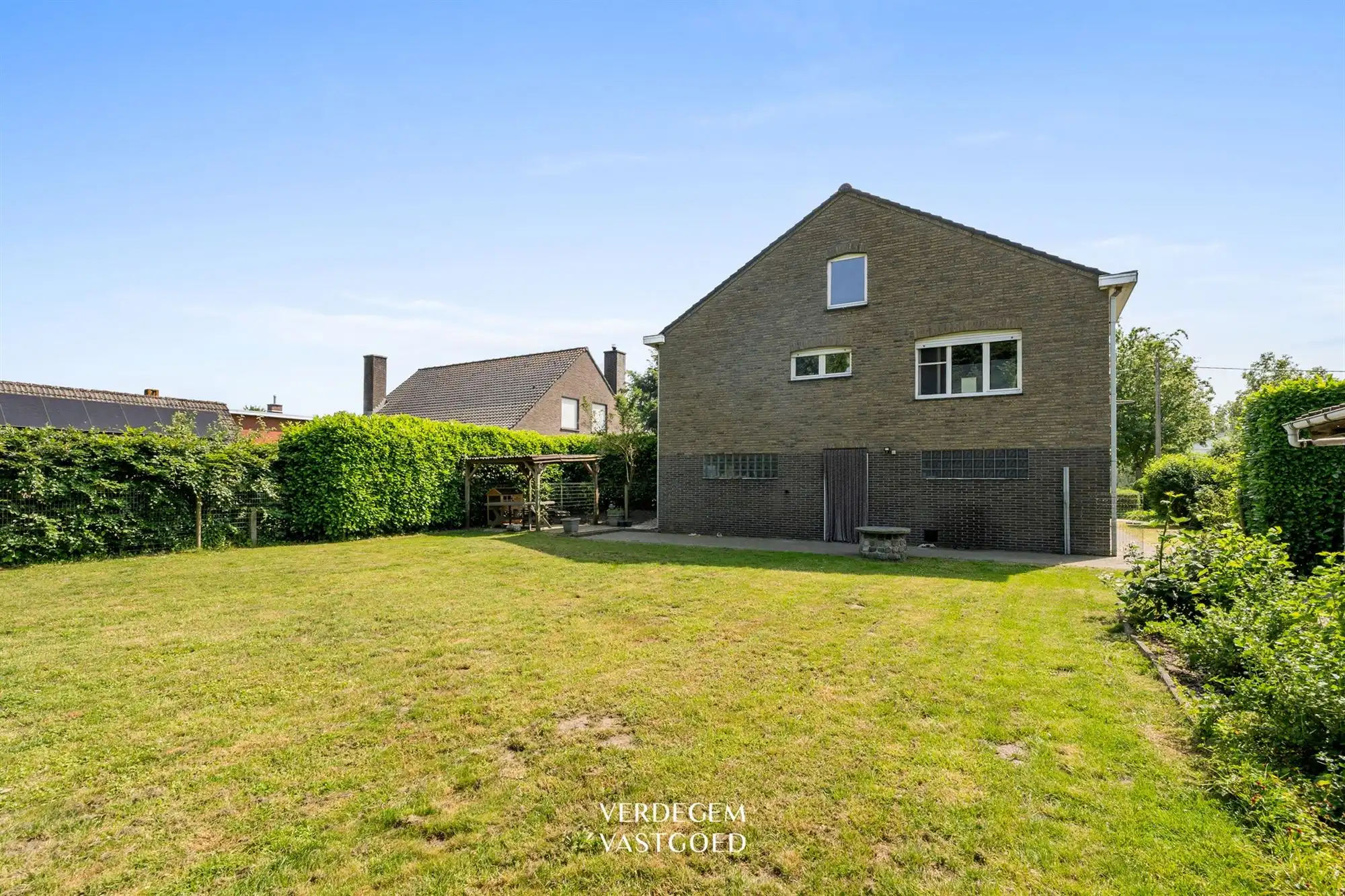 Verrassend ruime woning met 3 slaapkamers, grote kelder, zolder en tuin foto 27