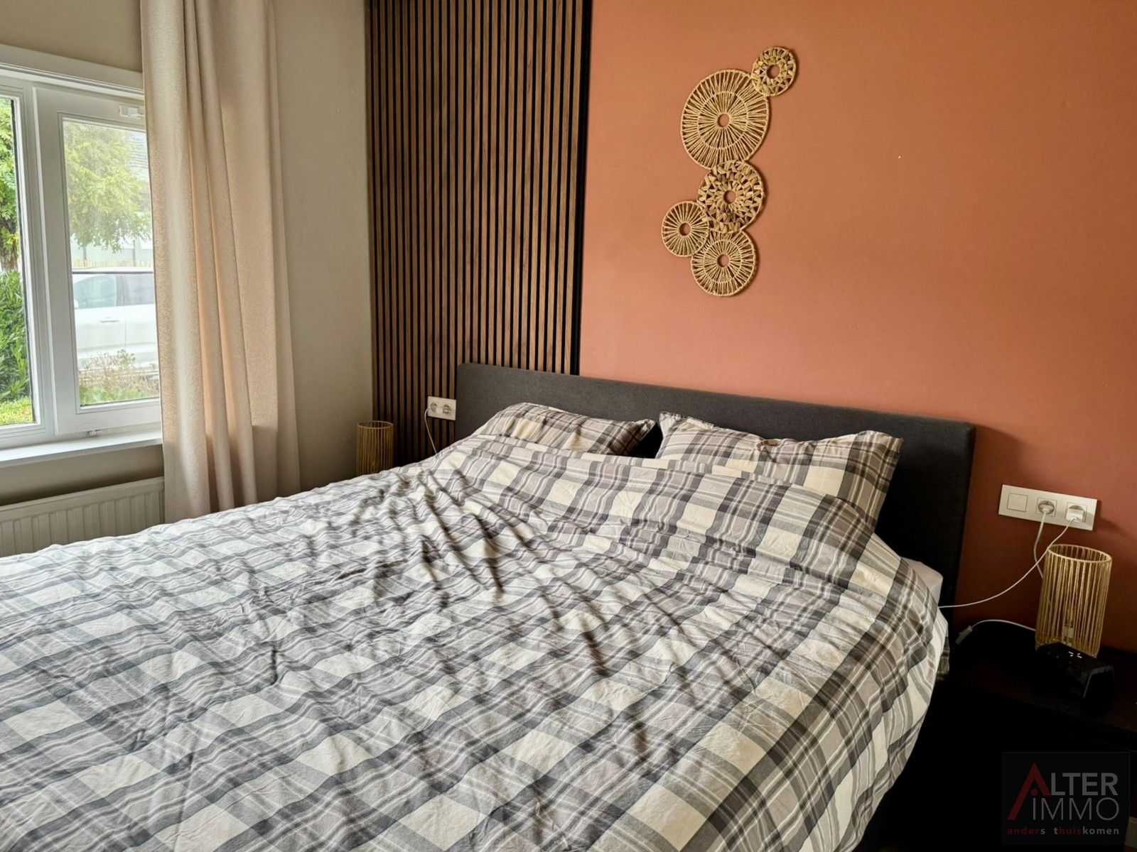 Halfvrijstaande woning, 3 slaapkamers op perceel van 8a 46ca met ruime loods en 3 garages! foto 11