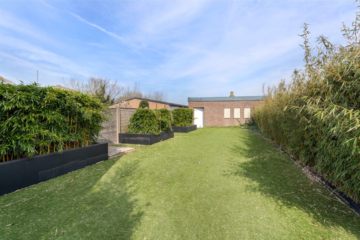 Ruime woning met handelspand te koop in De Panne foto 7