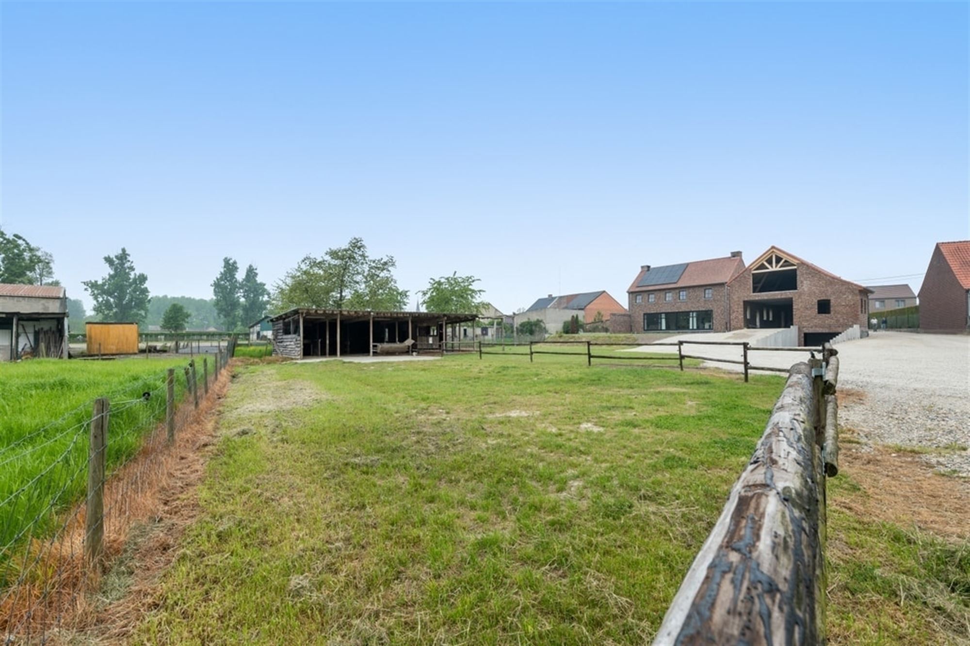 UNIEKE LANDELIJKE GEZINSWONING MET BIJBOUW VAN 320M² OP PRACHTIG PERCEEL  foto 46
