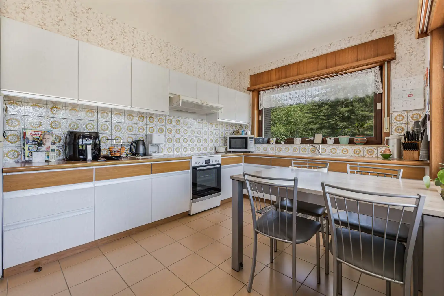 Woning met 2 slpks, zolder, volledig onderkelderd en tuin foto 12