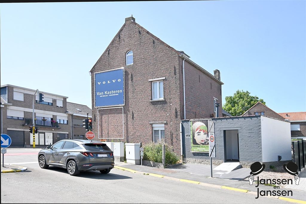 Verder te renoveren hoekpand met atelier foto 3