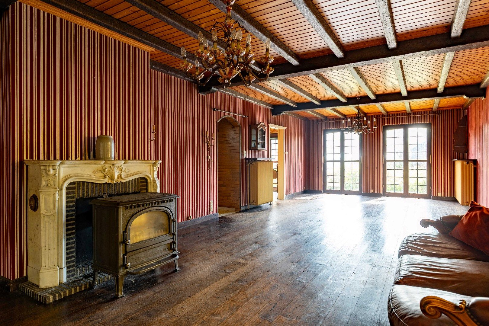 Karaktervolle woning met garage, tuin en veel potentieel in Brugse rand foto 11