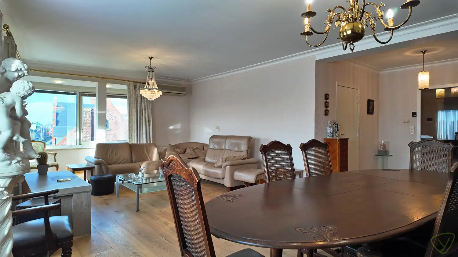 Ruim en lichtrijk appartement met lift en terras in residentie “Mozart” te Eeklo! foto 7