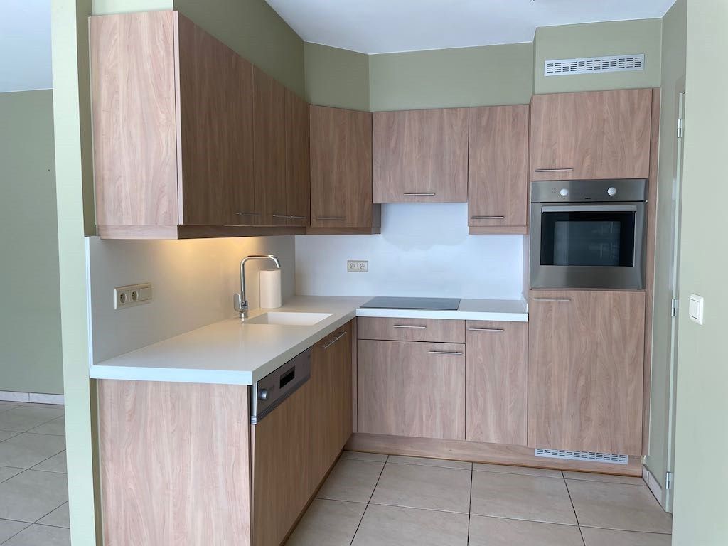 Zeer verzorgd appartement met inpandige autostaanplaats foto 4