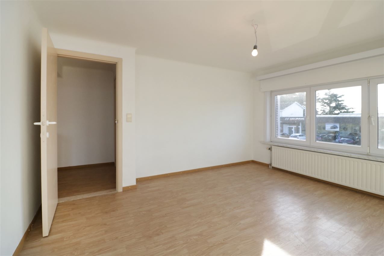 Woning met 2 slpk, terras, autostaanplaats onder de carport foto 19