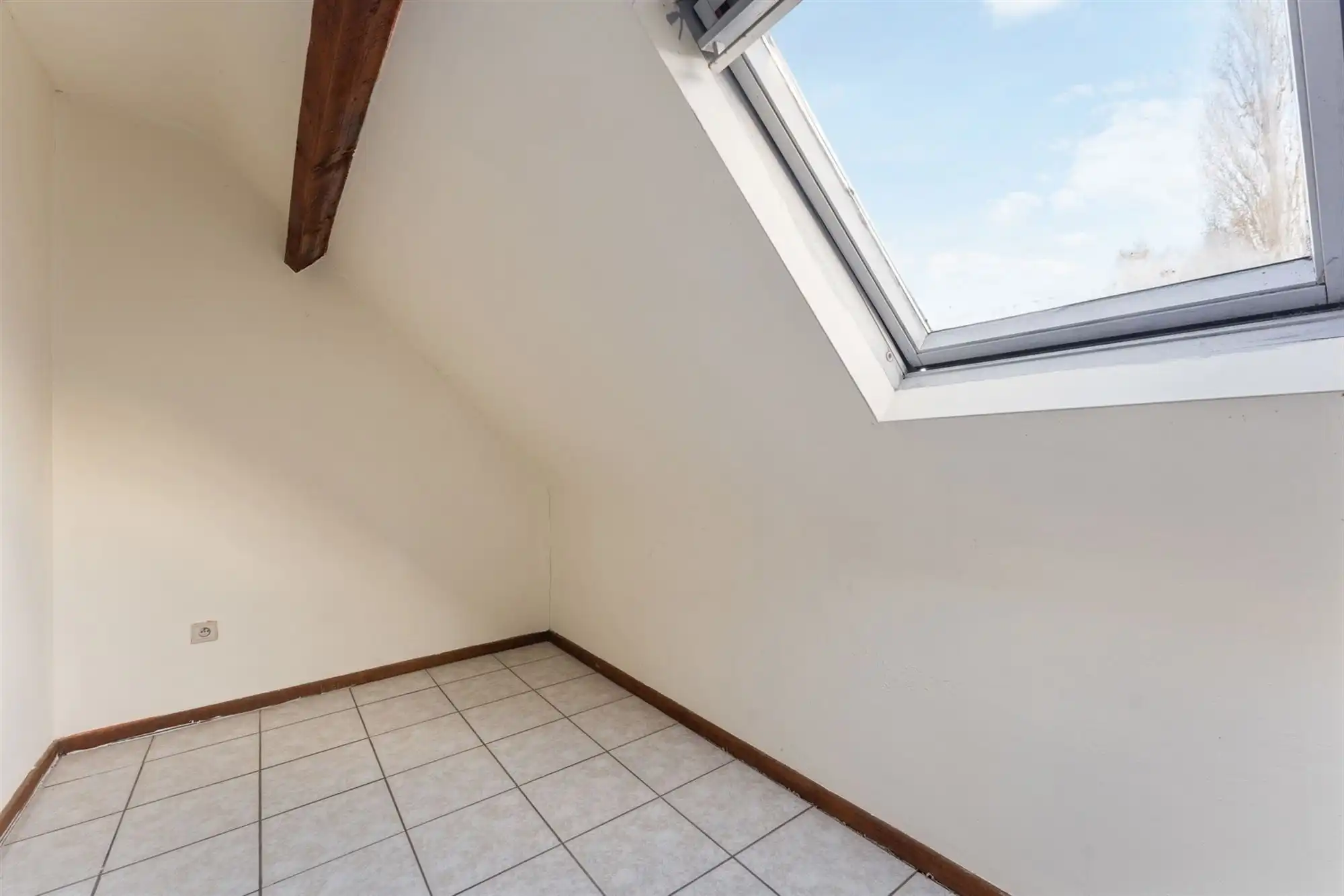 RUIME WONING MET 5 SLAAPKAMERS OP CENTRALE LIGGING VLAK BIJ BERINGEN CENTRUM foto 22