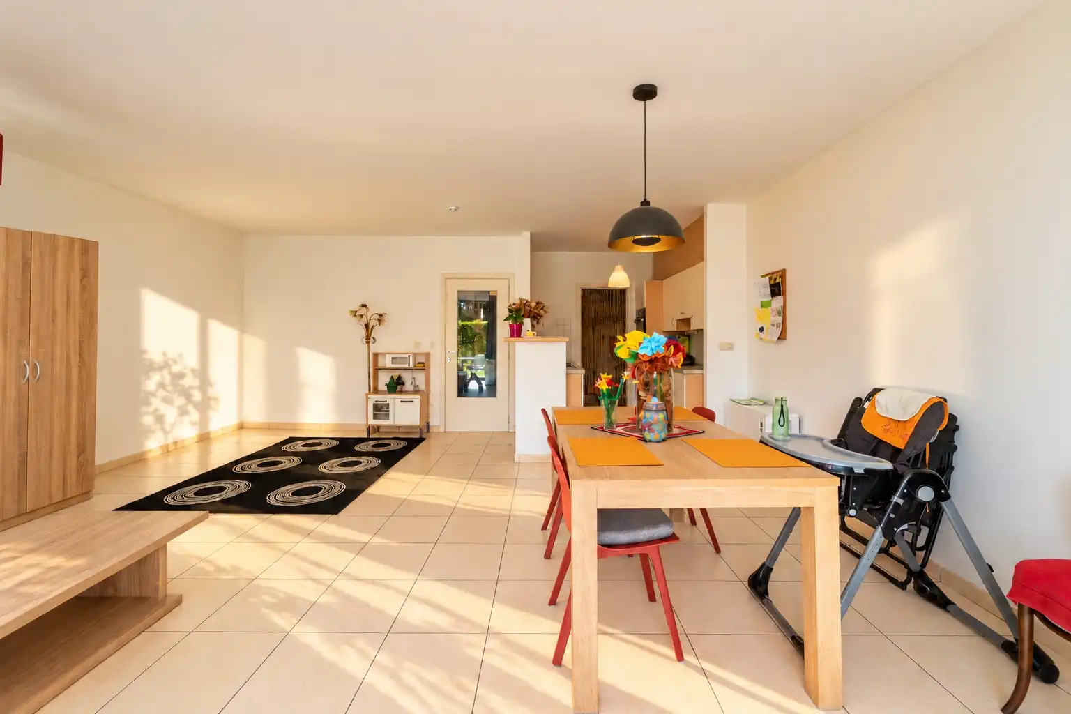 Gelijkvloers 2-slpk appartement met tuin! foto 11