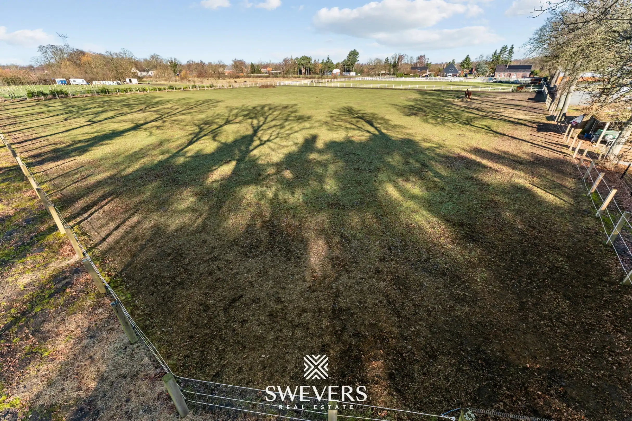 Instapklare Villa met Professionele Paardenaccommodatie:  foto 36