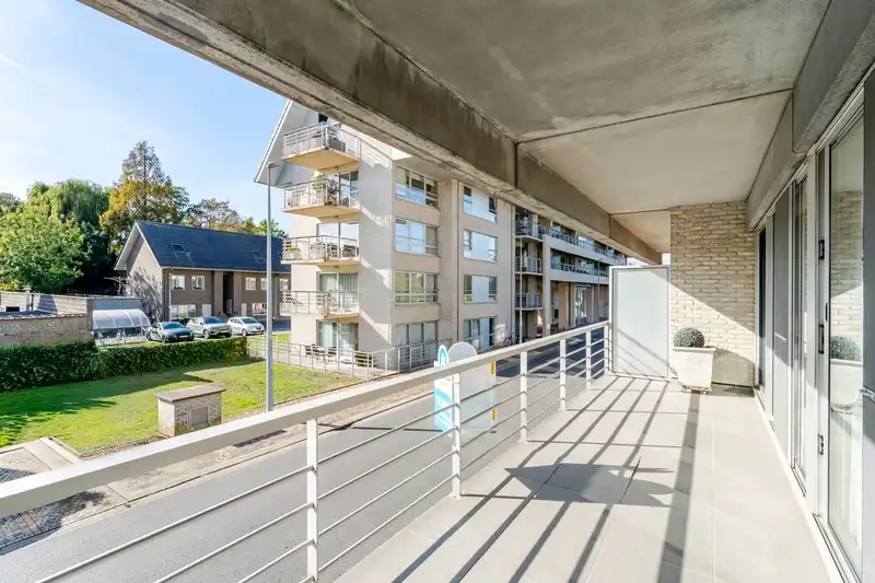 Roeselare – Verzorgd appartement van 90 m² met ca. 30 m² terrassen en zicht op het water foto 13