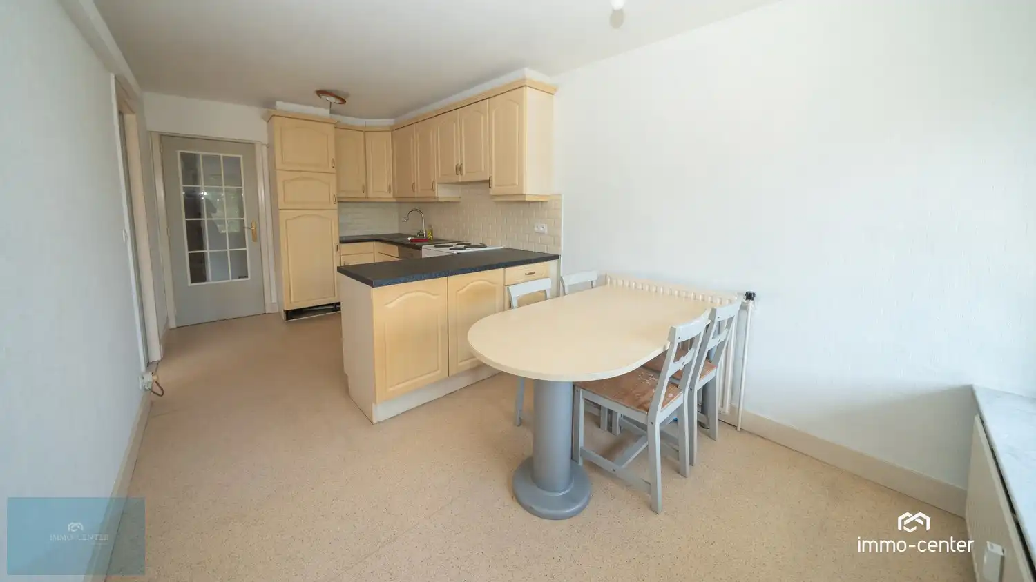 Te huur – Ruim 2-slaapkamerappartement met autostaanplaats in het centrum van Genk foto 15