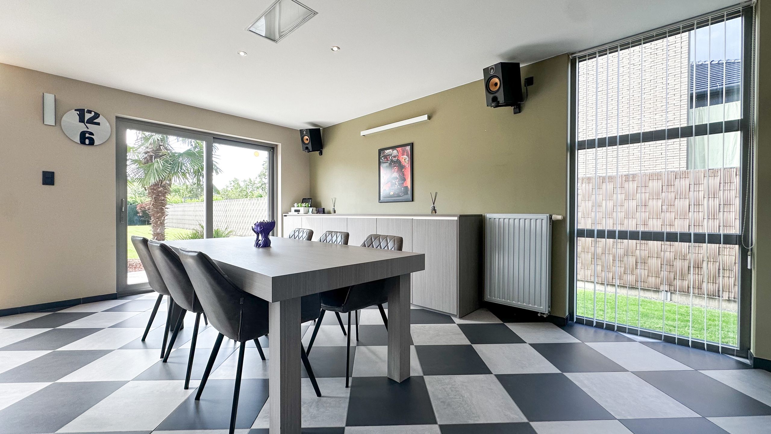 Praktisch ingedeelde woning met grote tuin en 4 slaapkamers! foto 9