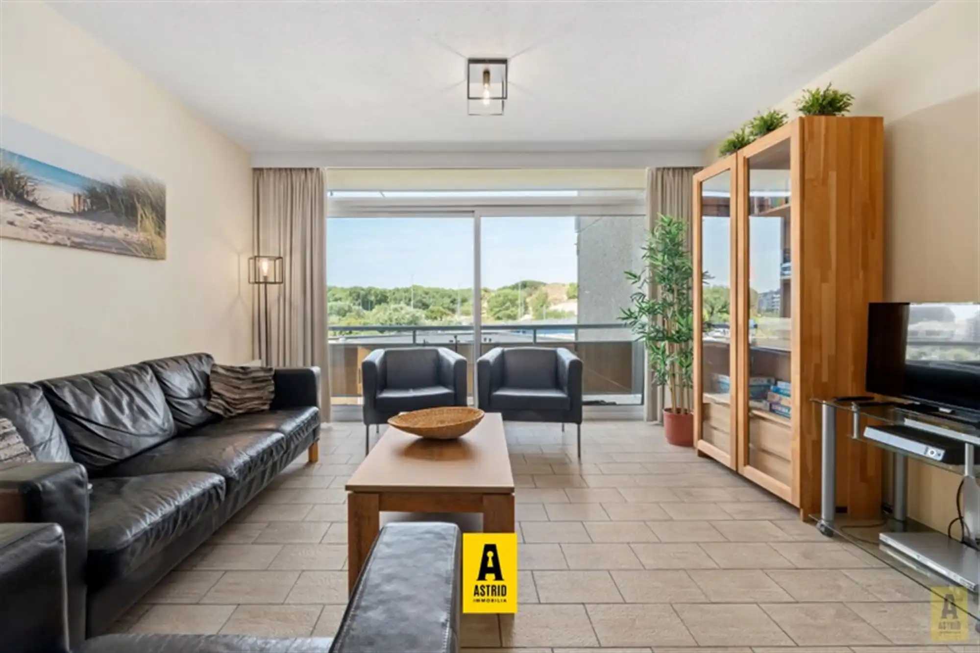 Zonnig appartement met open zichten vlakbij strand! foto 3