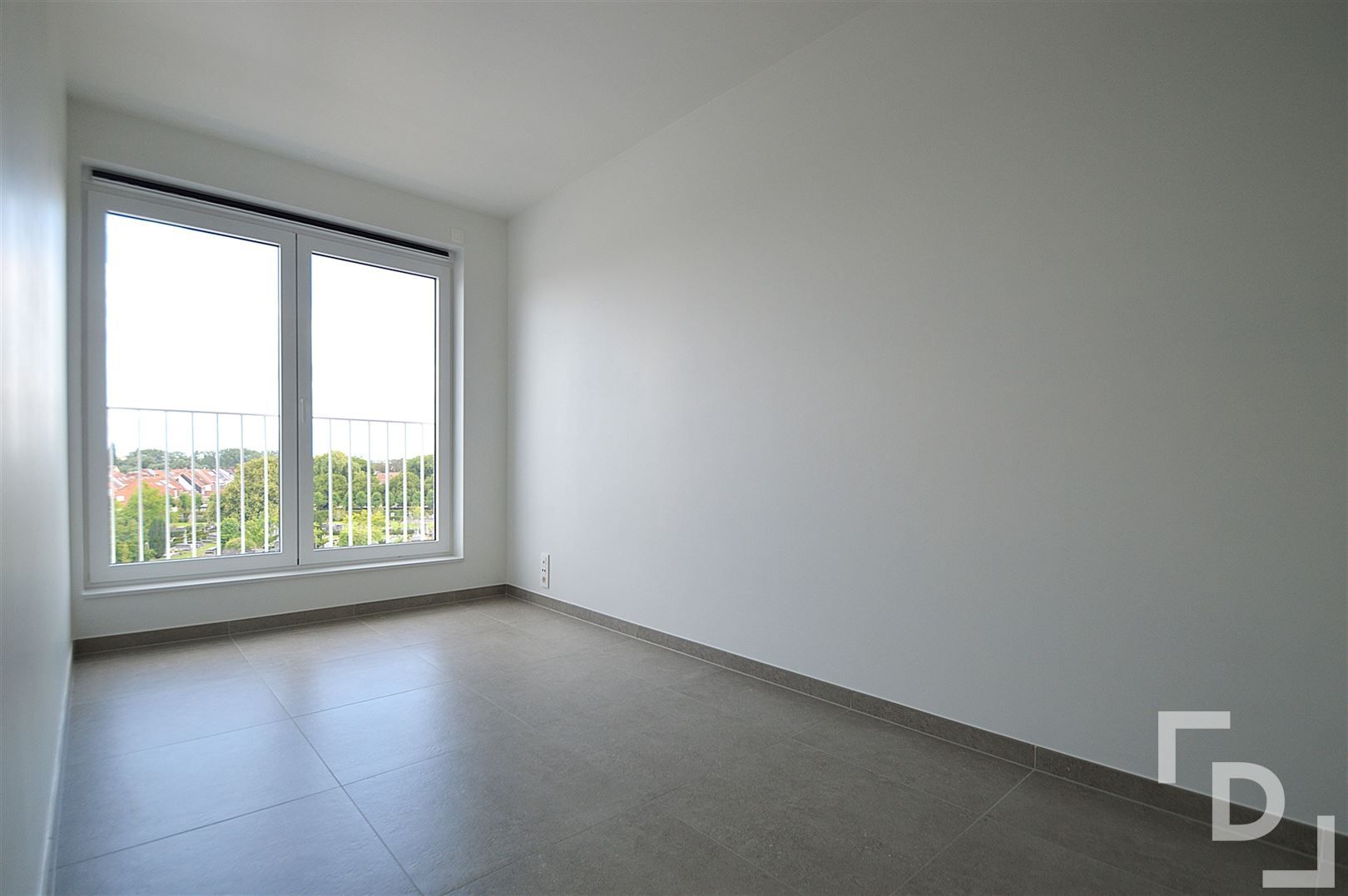 Nieuwbouwappartement met carport te huur te Ieper foto 11