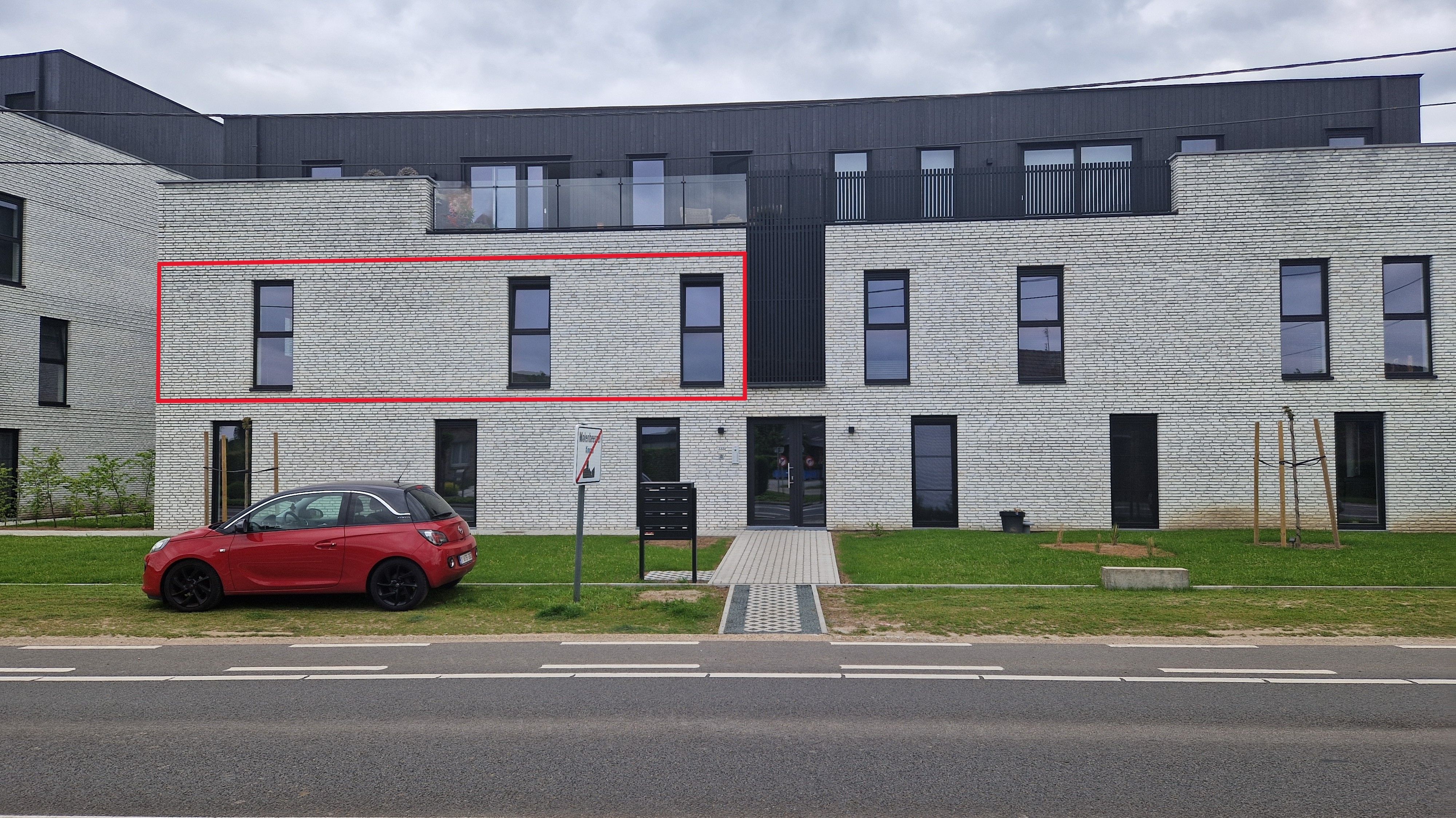 Luxueus nieuwbouw appartement met terras te Molenbeersel. foto 14