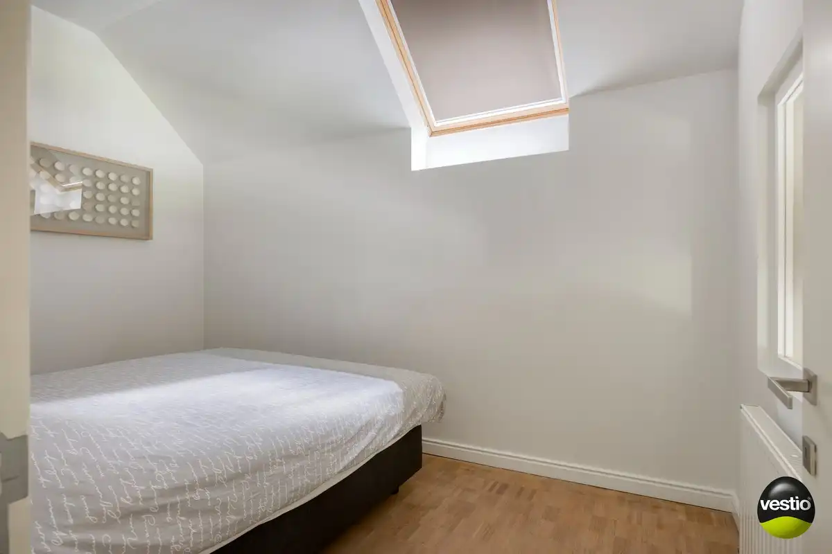 EXCLUSIEVE HOEVE MET MEERDERE WOONGEDEELTES, ATELIER, STALLING en AANPALENDE WEIDE OP CA. 1,6 HECTARE NABIJ DOMEIN NIEUWENHOVEN. foto 50