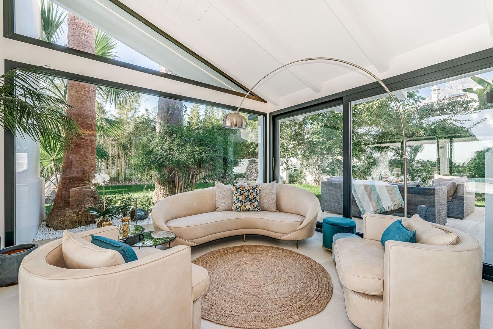 ZELDZAME EIGENTIJDSE VILLA IN IBIZA-STIJL IN NAGUELES foto 3