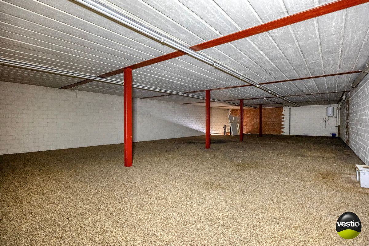 HANDELSPAND MET WOONST TE HOESELT NABIJ CENTRUM EN E313. foto 14