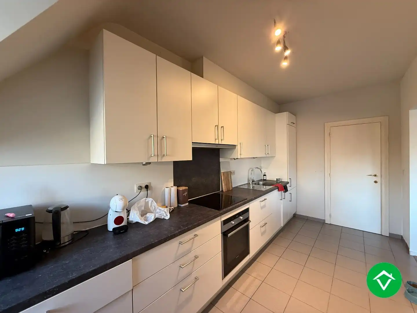 Ruim, gezellig dakappartement met 3 slaapkamers in centrum Roeselare  foto 6