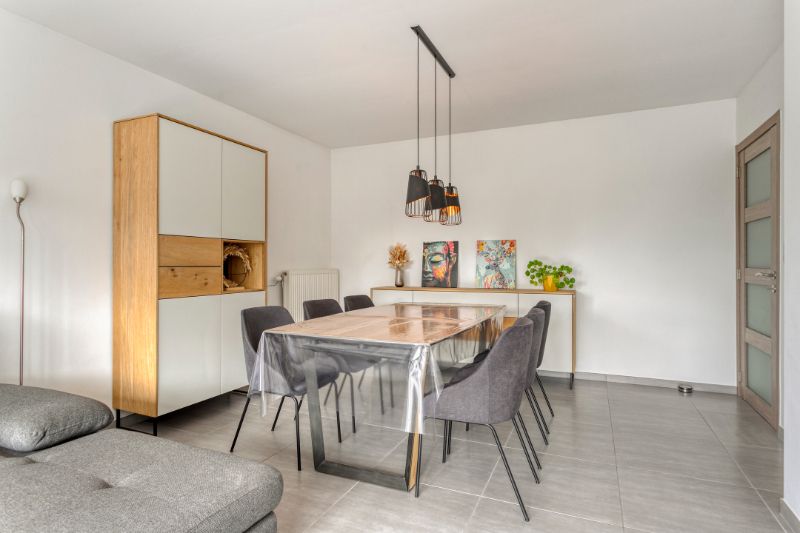 Volledig gerenoveerd 2-slaapkamer appartement op een rustige ligging foto 3