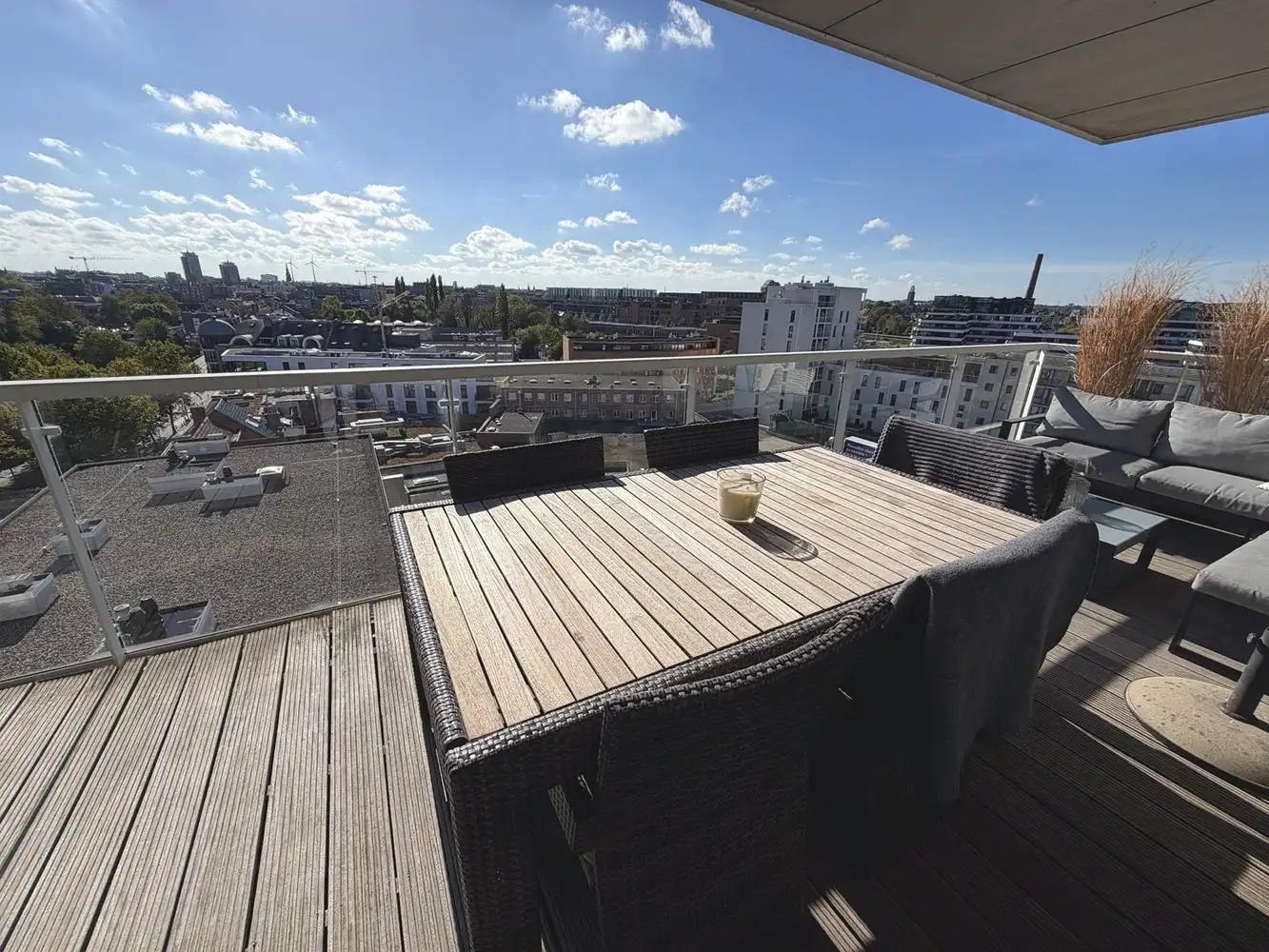 Modern appartement met 2 slaapkamers, garage en ideale ligging in het hart van Hasselt! Te huur voor een comfortabele levensstijl. foto 8