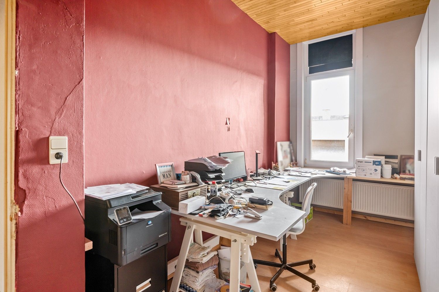 Ruime halfopen woning met 4 à 6 SLPKS, apart kantoor en een groot magazijn in Mortsel! foto 8