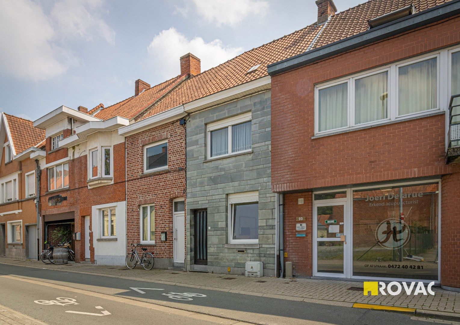 Hoofdfoto van de publicatie: Op te frissen woning in centrum Izegem - GEEN RENOVATIEPLICHT