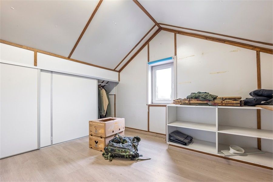 RUIME GEZINSWONING BOORDEVOL POTENTIEEL IN NIEUWERKERKEN foto 23