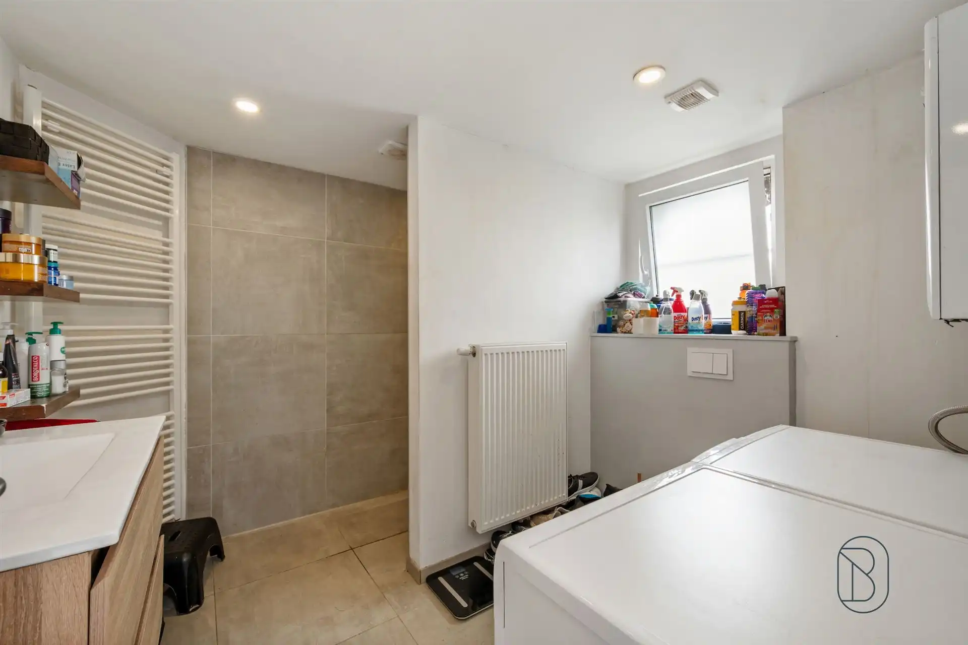 Gezinswoning met 2 slpk, ruime zolder en tuin foto 10