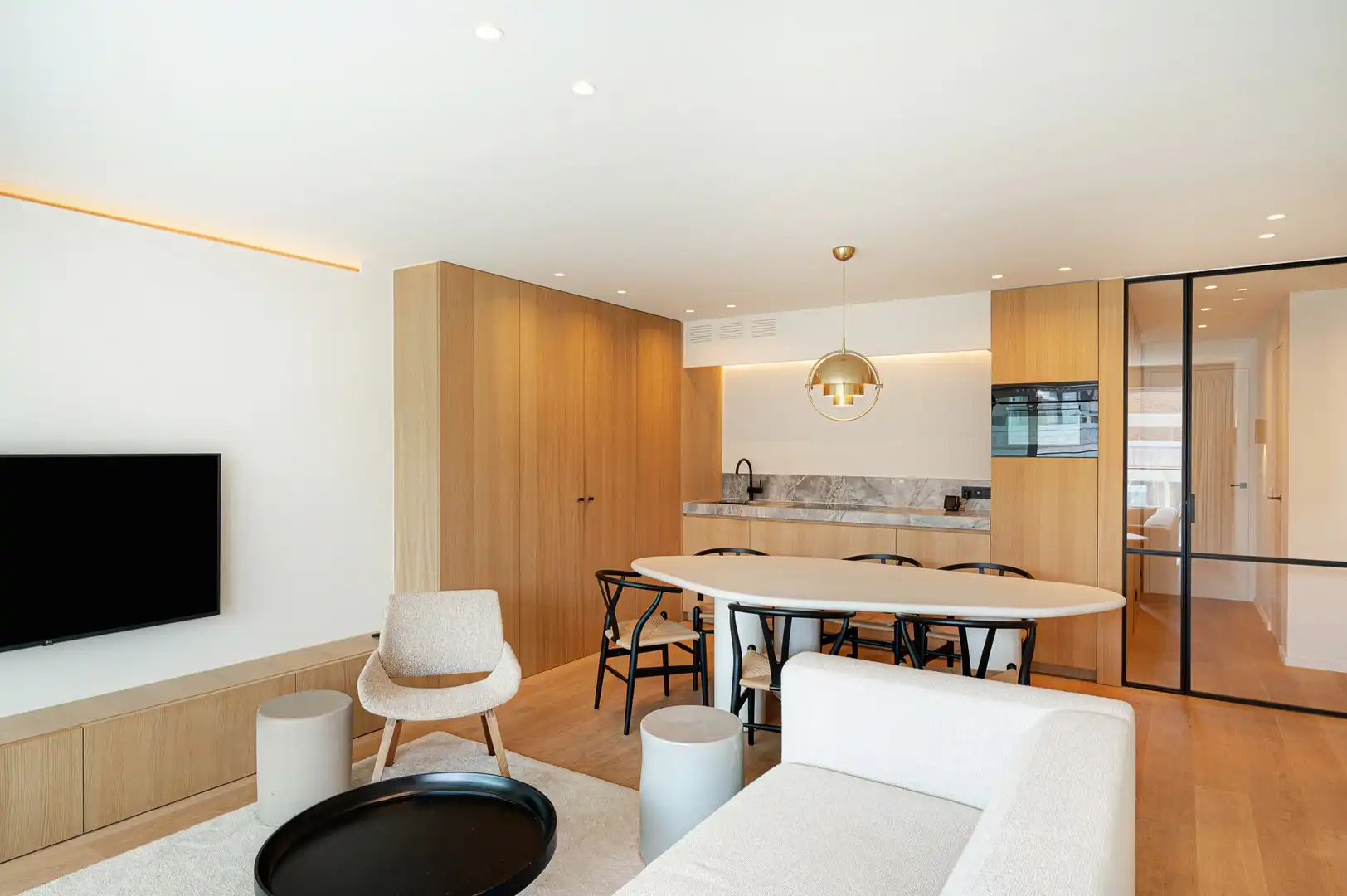 Prachtig afgewerkt, gemeubeld twee slaapkamer appartement heel goed gelegen op de Kustlaan. foto 11