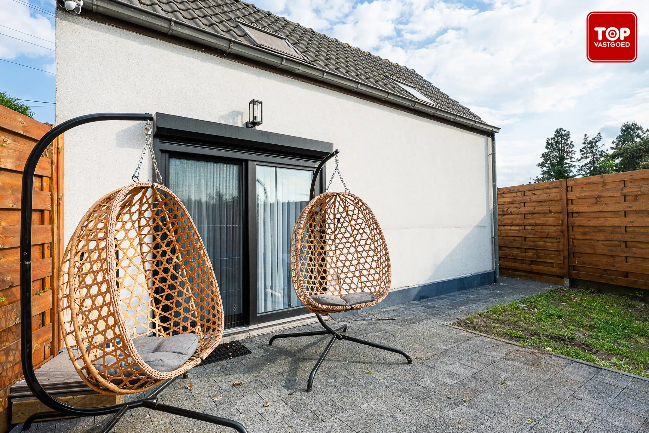 Gerenoveerde open bebouwing met 5 slaapkamers en tuin foto 22