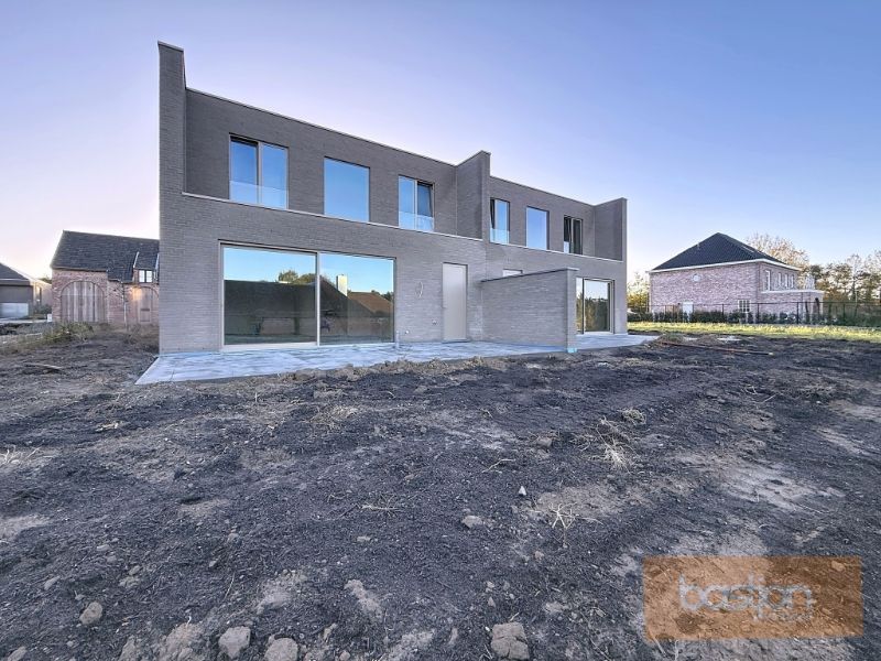 🏡 Te huur: 2 nieuwbouwwoningen in residentiële wijk Rodenburg, Marke foto {{pictureIndex}}