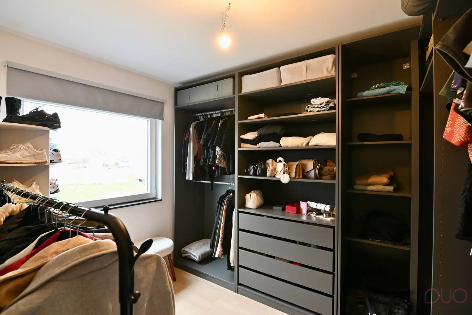 Moderne halfopen gezinswoning. foto 18