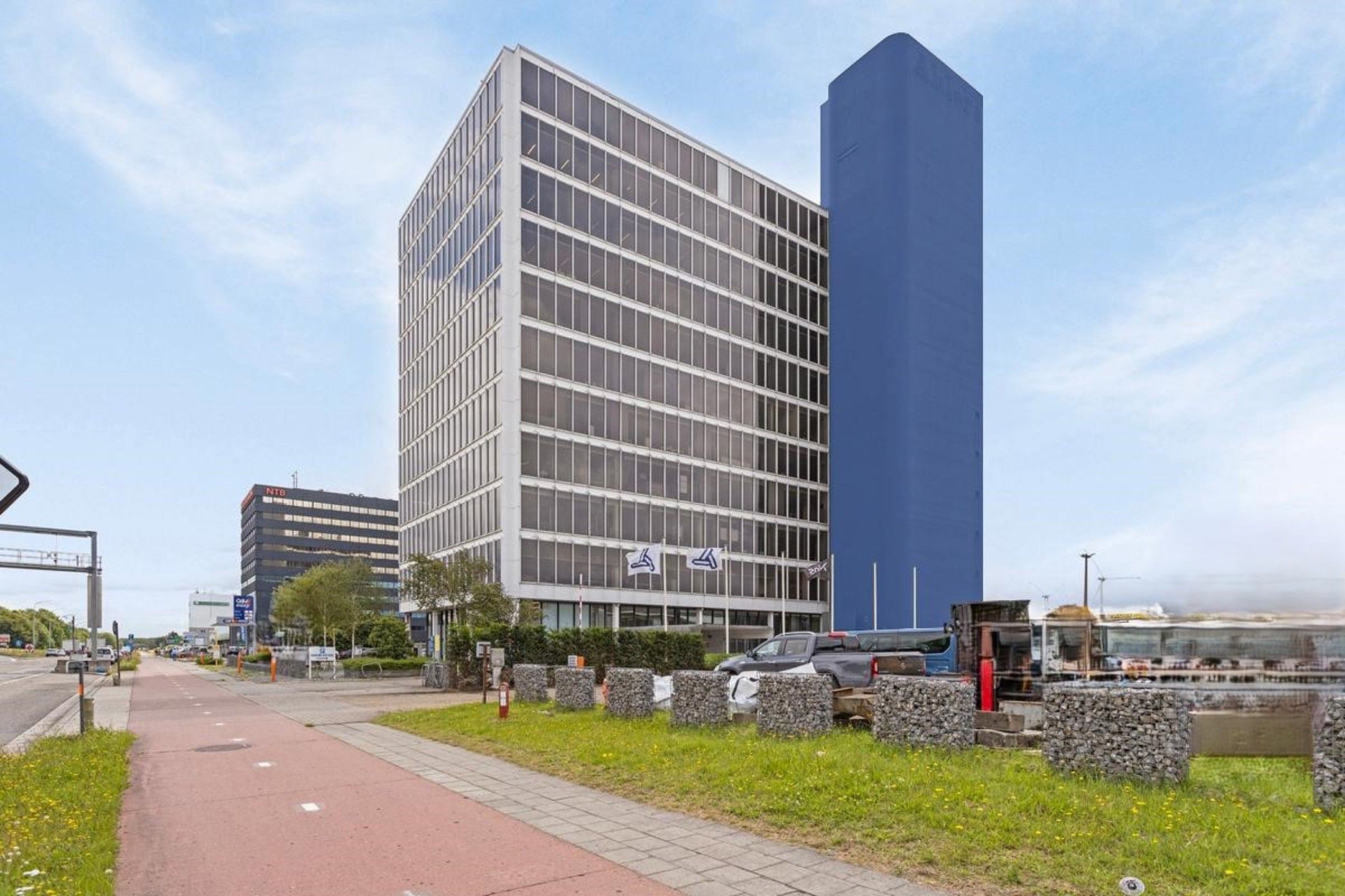 Antwerpen: Kantoren en werkplekken te huur in Ahlers Building. foto 3