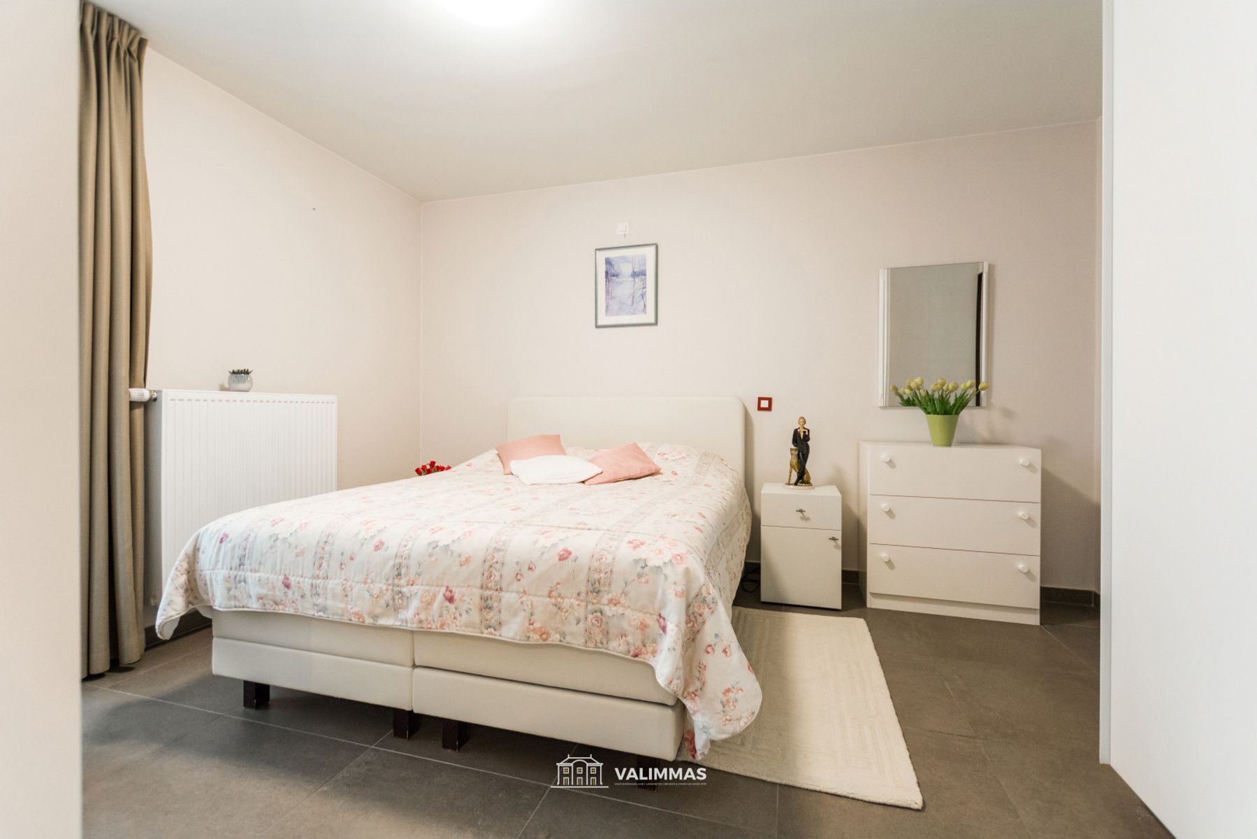 Instapklare serviceflat met mooi terras en kelderberging foto 9