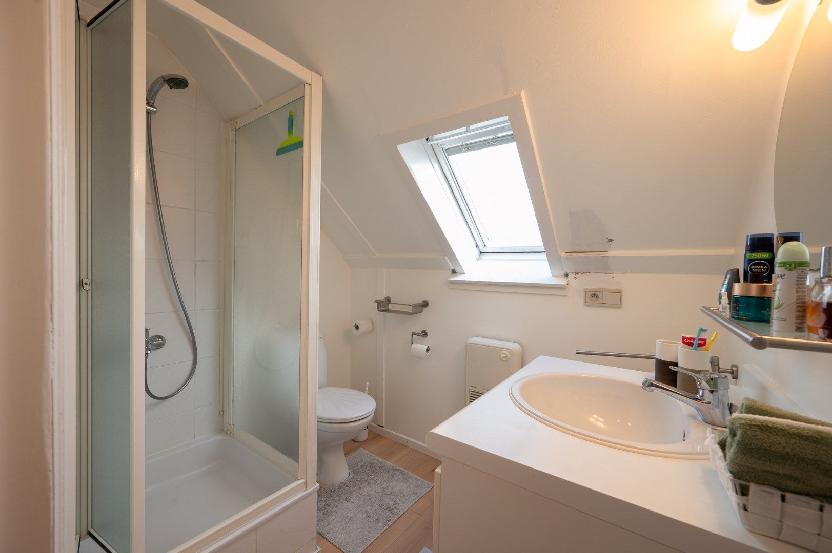 Vrijstaande woning met 4 slaapkamers en zongerichte tuin! foto 13