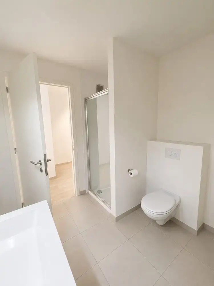 Moderne gezinswoning met 3 slaapkamers, tuin en garage in het hart van Zutendaal foto 8