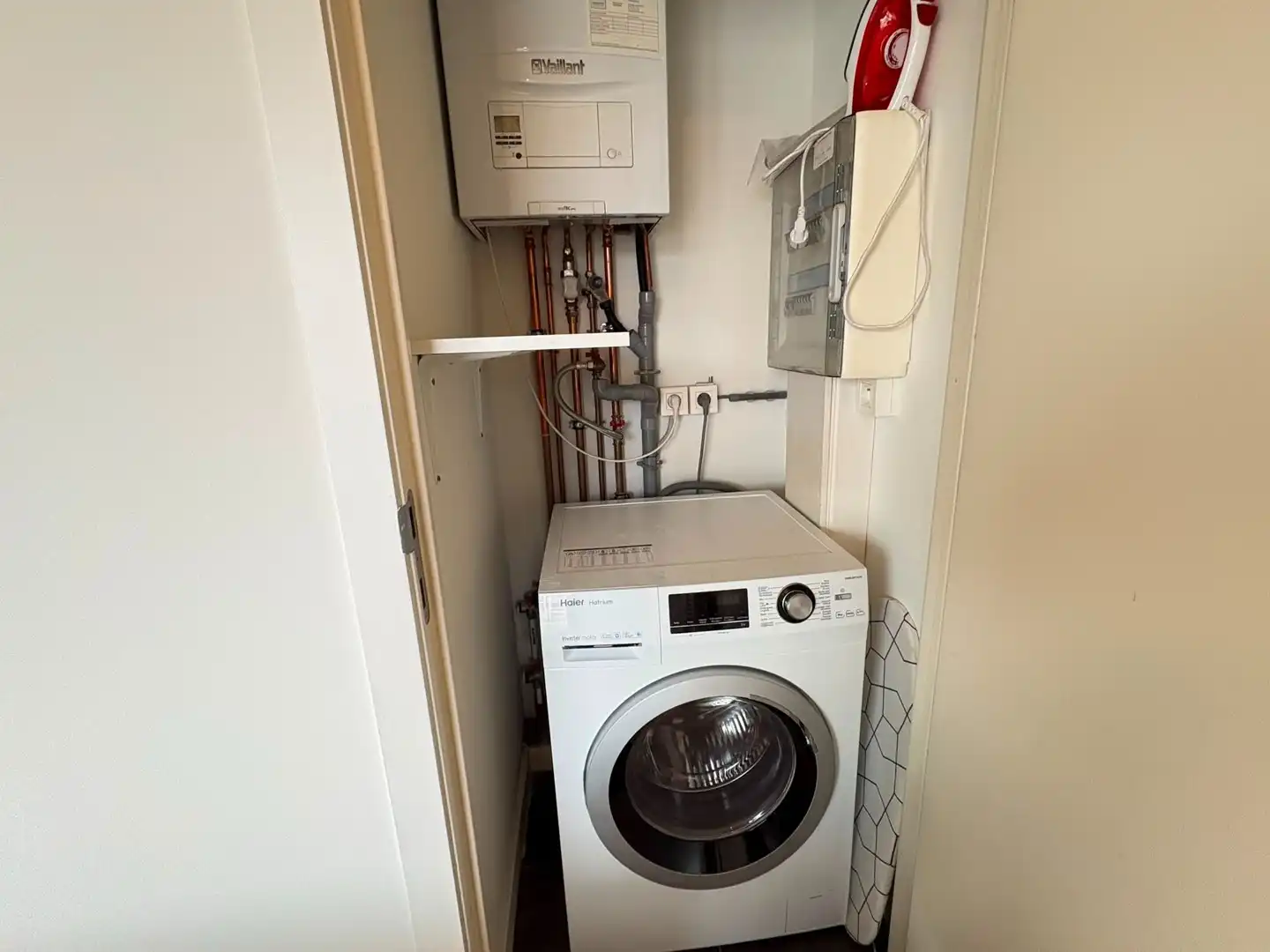 GEMEUBELD APPARTEMENT MET RUIM TERAS foto 7
