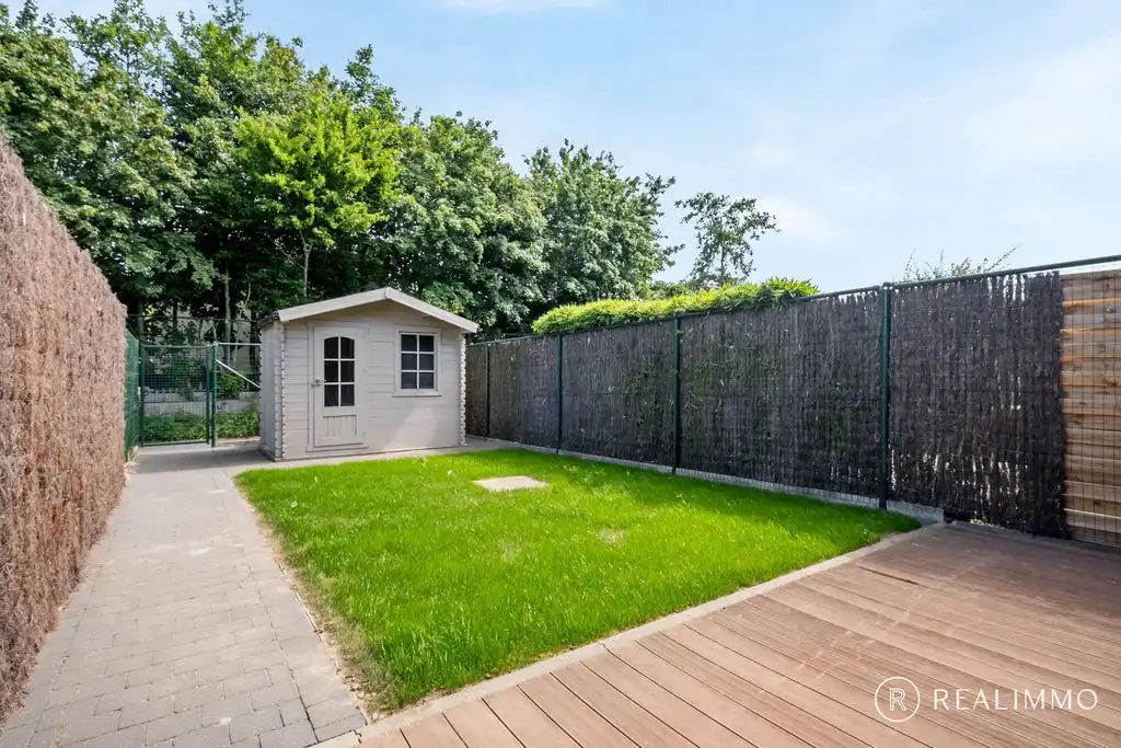 Recente halfopen bebouwing met 3 slaapkamers foto 10