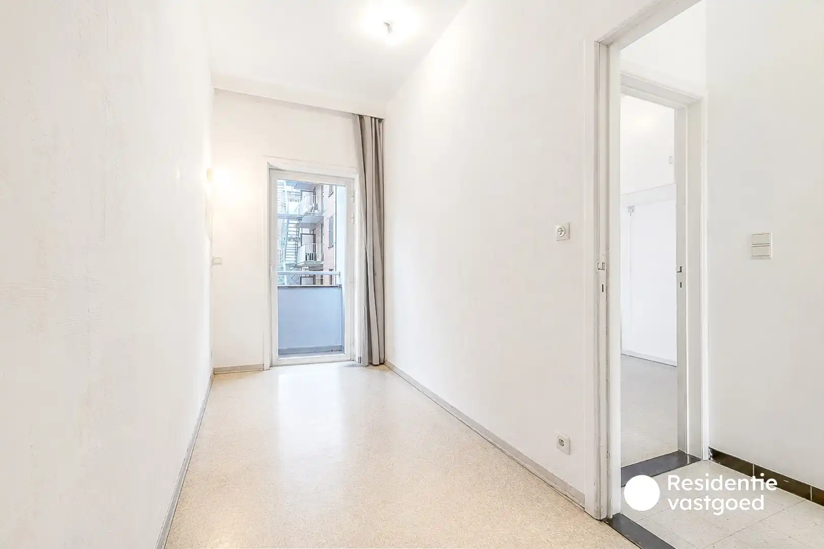 Gerenoveerd 2-slaapkamerappartement met terras op topligging aan de Haven van Blankenberge foto 14