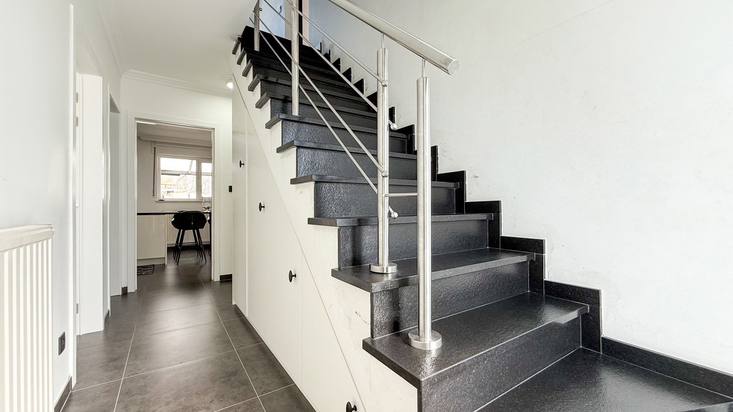 Instapklare woning met 4 spks en volledig aangelegde tuin! foto 23